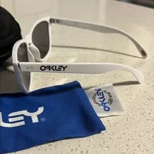 Oakley | Accessories | Oakley White Sunglasses With Black  display picture 1